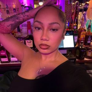 Meet your Posher, Maureena